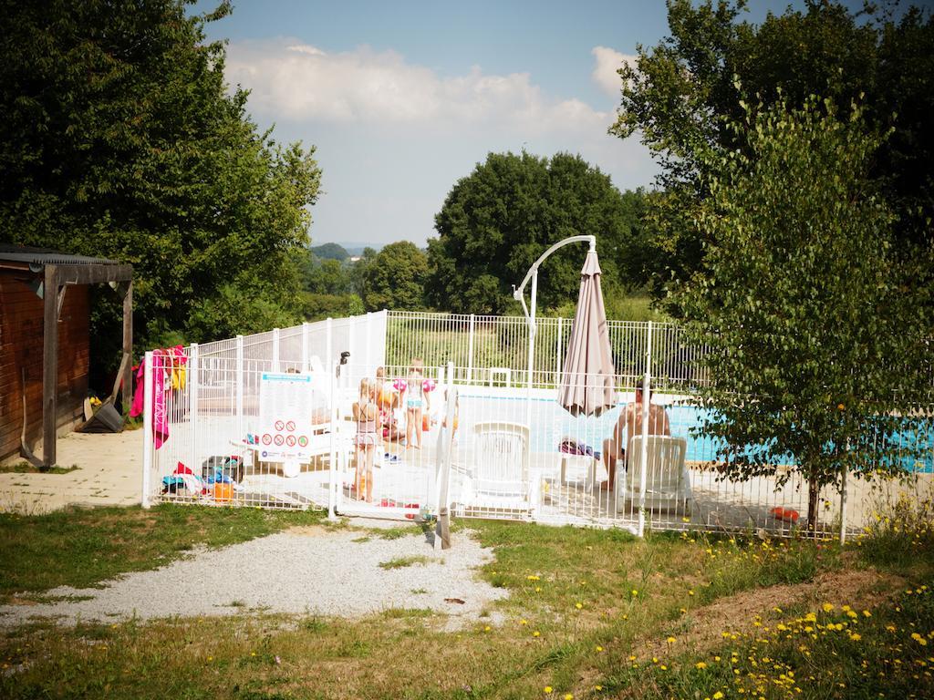 Domaine De Romefort Saint-Léonard-de-Noblat Habitación foto